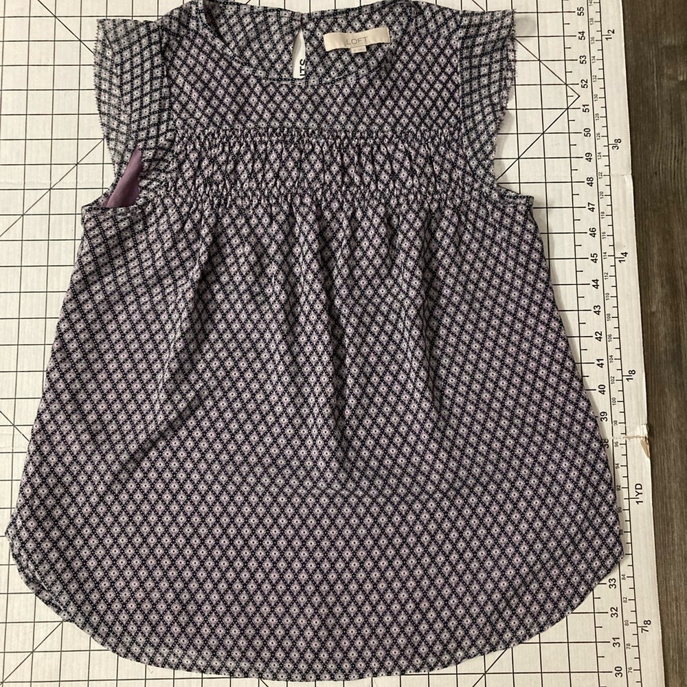 LOFT Women’s Size‎ Small Purple/Navy Patterned Blouse